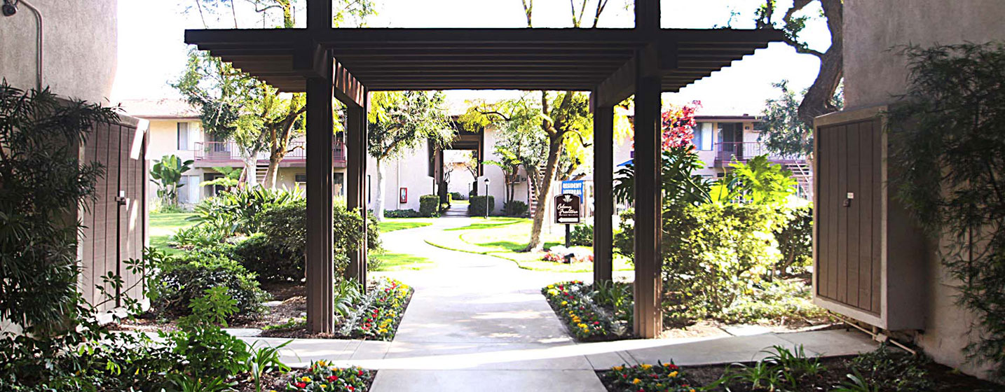 This image shows the exterior of one of the Colony Frontera units